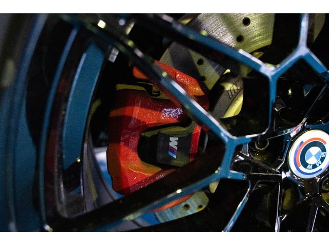 Ｍ４ Ｍ４カブリオレ　コンペティション　Ｍ　ｘＤｒｉｖｅ　ワンオーナー　本革シート　ディーラー車　ＥＴＣ　アダプティブクルーズコントロール　衝突被害軽減ブレーキ　障害物センサー　パーキングアシスト　シートヒーター　電動シート　４ＷＤ　ブラインドスポットモニタ（33枚目）