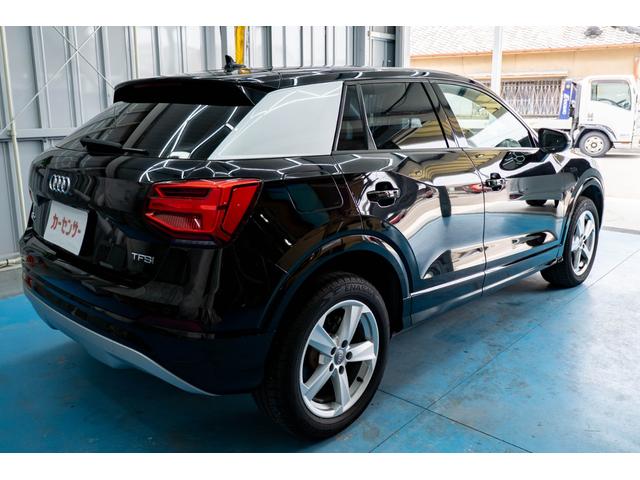 Q2 1.0TFSIスポーツ シートヒーター ETC ドライブレコーダー アイドリングストップ カーテンエアバッグ アダプティブクルーズコントロール 横滑り防止装置 MTモード付き バックカメラ 盗難防止装置 ベンチシート(6枚目)