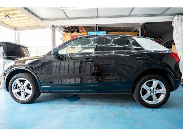 Q2 1.0TFSIスポーツ シートヒーター ETC ドライブレコーダー アイドリングストップ カーテンエアバッグ アダプティブクルーズコントロール 横滑り防止装置 MTモード付き バックカメラ 盗難防止装置 ベンチシート(9枚目)