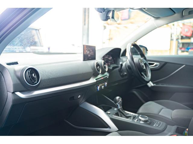 Q2 1.0TFSIスポーツ シートヒーター ETC ドライブレコーダー アイドリングストップ カーテンエアバッグ アダプティブクルーズコントロール 横滑り防止装置 MTモード付き バックカメラ 盗難防止装置 ベンチシート(15枚目)