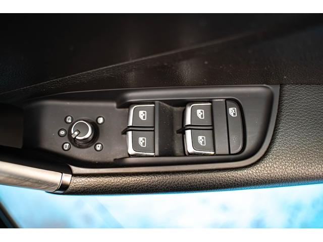 Q2 1.0TFSIスポーツ シートヒーター ETC ドライブレコーダー アイドリングストップ カーテンエアバッグ アダプティブクルーズコントロール 横滑り防止装置 MTモード付き バックカメラ 盗難防止装置 ベンチシート(20枚目)