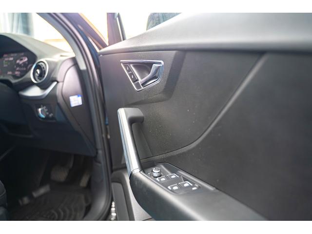 Q2 1.0TFSIスポーツ シートヒーター ETC ドライブレコーダー アイドリングストップ カーテンエアバッグ アダプティブクルーズコントロール 横滑り防止装置 MTモード付き バックカメラ 盗難防止装置 ベンチシート(21枚目)