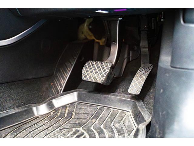 Q2 1.0TFSIスポーツ シートヒーター ETC ドライブレコーダー アイドリングストップ カーテンエアバッグ アダプティブクルーズコントロール 横滑り防止装置 MTモード付き バックカメラ 盗難防止装置 ベンチシート(22枚目)