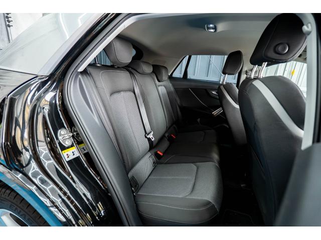 Q2 1.0TFSIスポーツ シートヒーター ETC ドライブレコーダー アイドリングストップ カーテンエアバッグ アダプティブクルーズコントロール 横滑り防止装置 MTモード付き バックカメラ 盗難防止装置 ベンチシート(29枚目)