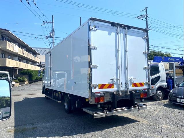 フォワード 　冷蔵冷凍車　－３０℃設定低温設定　極東開発床下格納パワーゲート　上物：東プレ製　荷台内寸：６２２　２２９　２０１／ｃｍ　ラッシングレール２段　６２ボディ　フルワイド　２１０馬力　バックモニター（4枚目）