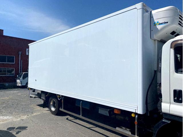 フォワード 　冷蔵冷凍車　－３０℃設定低温設定　極東開発床下格納パワーゲート　上物：東プレ製　荷台内寸：６２２　２２９　２０１／ｃｍ　ラッシングレール２段　６２ボディ　フルワイド　２１０馬力　バックモニター（16枚目）