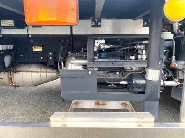 フォワード 　冷蔵冷凍車　－３０℃設定低温設定　極東開発床下格納パワーゲート　上物：東プレ製　荷台内寸：６２２　２２９　２０１／ｃｍ　ラッシングレール２段　６２ボディ　フルワイド　２１０馬力　バックモニター（17枚目）