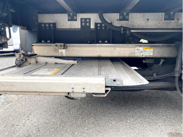 フォワード 　冷蔵冷凍車　－３０℃設定低温設定　極東開発床下格納パワーゲート　上物：東プレ製　荷台内寸：６２２　２２９　２０１／ｃｍ　ラッシングレール２段　６２ボディ　フルワイド　２１０馬力　バックモニター（20枚目）