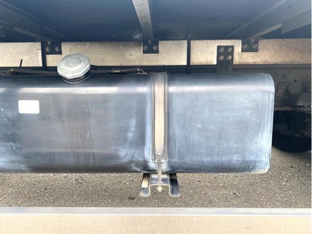 フォワード 　冷蔵冷凍車　－３０℃設定低温設定　極東開発床下格納パワーゲート　上物：東プレ製　荷台内寸：６２２　２２９　２０１／ｃｍ　ラッシングレール２段　６２ボディ　フルワイド　２１０馬力　バックモニター（22枚目）