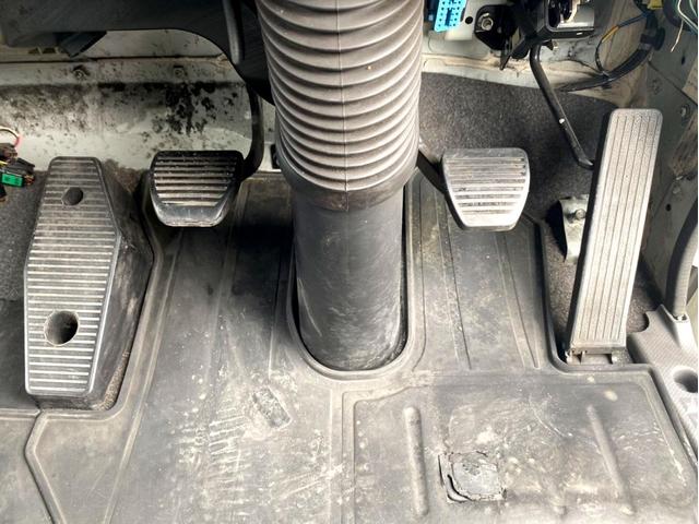 フォワード 　冷蔵冷凍車　－３０℃設定低温設定　極東開発床下格納パワーゲート　上物：東プレ製　荷台内寸：６２２　２２９　２０１／ｃｍ　ラッシングレール２段　６２ボディ　フルワイド　２１０馬力　バックモニター（54枚目）