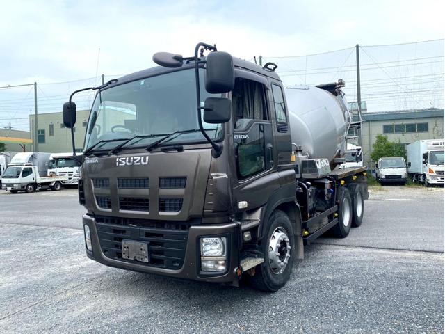 ギガ 　コンクリートミキサー　カヤバ　Ｍ４４　ドラム容量８．７？　混合容量１０５６０ｋｇ　いすゞ自動車ディーラーエンジン載せ替え済６ＵＺ１リビルト　電動ホッパーカバー　アドブルー　ＥＴＣ（2枚目）