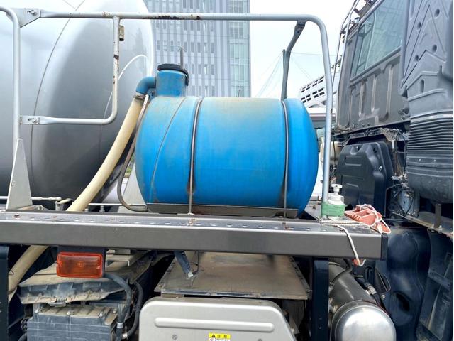 ギガ 　コンクリートミキサー　カヤバ　Ｍ４４　ドラム容量８．７？　混合容量１０５６０ｋｇ　いすゞ自動車ディーラーエンジン載せ替え済６ＵＺ１リビルト　電動ホッパーカバー　アドブルー　ＥＴＣ（11枚目）