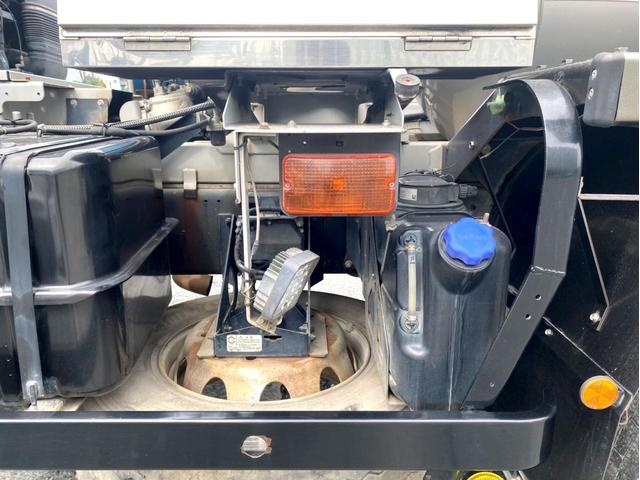 ギガ 　コンクリートミキサー　カヤバ　Ｍ４４　ドラム容量８．７？　混合容量１０５６０ｋｇ　いすゞ自動車ディーラーエンジン載せ替え済６ＵＺ１リビルト　電動ホッパーカバー　アドブルー　ＥＴＣ（16枚目）