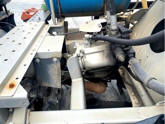 ギガ 　コンクリートミキサー　カヤバ　Ｍ４４　ドラム容量８．７？　混合容量１０５６０ｋｇ　いすゞ自動車ディーラーエンジン載せ替え済６ＵＺ１リビルト　電動ホッパーカバー　アドブルー　ＥＴＣ（21枚目）