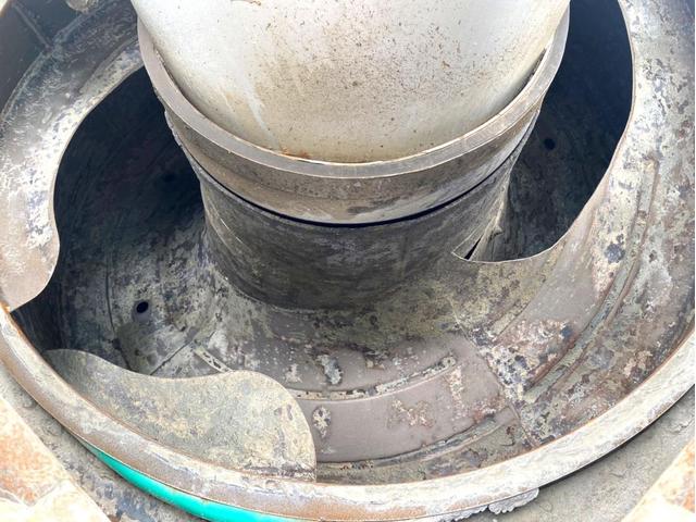 ギガ 　コンクリートミキサー　カヤバ　Ｍ４４　ドラム容量８．７？　混合容量１０５６０ｋｇ　いすゞ自動車ディーラーエンジン載せ替え済６ＵＺ１リビルト　電動ホッパーカバー　アドブルー　ＥＴＣ（23枚目）