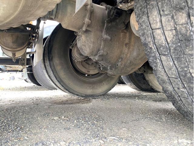 ギガ 　コンクリートミキサー　カヤバ　Ｍ４４　ドラム容量８．７？　混合容量１０５６０ｋｇ　いすゞ自動車ディーラーエンジン載せ替え済６ＵＺ１リビルト　電動ホッパーカバー　アドブルー　ＥＴＣ（33枚目）