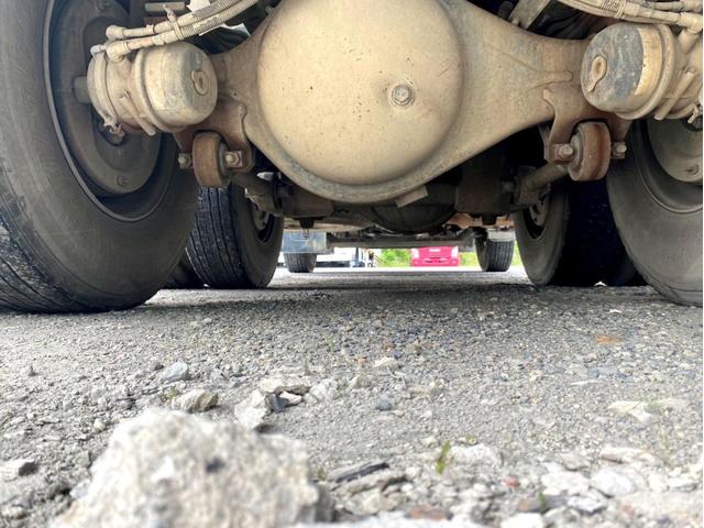 ギガ 　コンクリートミキサー　カヤバ　Ｍ４４　ドラム容量８．７？　混合容量１０５６０ｋｇ　いすゞ自動車ディーラーエンジン載せ替え済６ＵＺ１リビルト　電動ホッパーカバー　アドブルー　ＥＴＣ（36枚目）