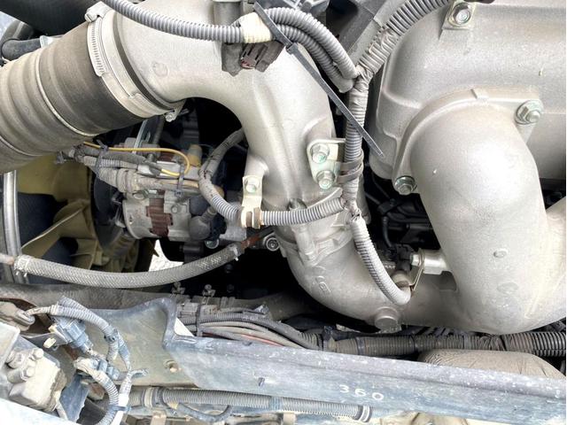 ギガ 　コンクリートミキサー　カヤバ　Ｍ４４　ドラム容量８．７？　混合容量１０５６０ｋｇ　いすゞ自動車ディーラーエンジン載せ替え済６ＵＺ１リビルト　電動ホッパーカバー　アドブルー　ＥＴＣ（40枚目）