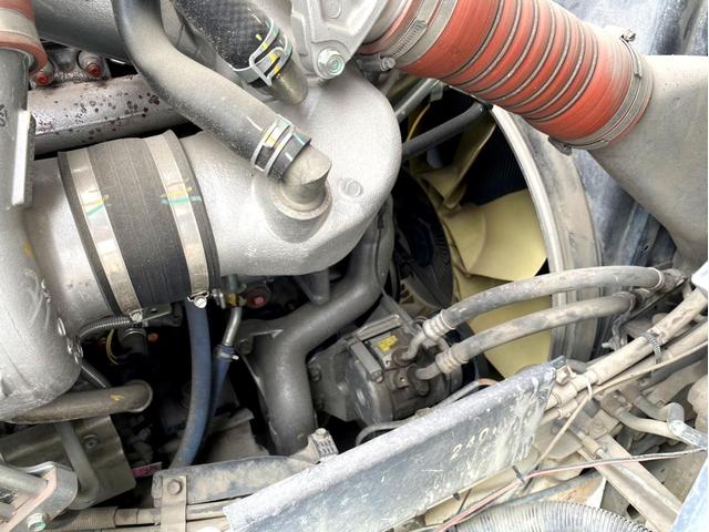 ギガ 　コンクリートミキサー　カヤバ　Ｍ４４　ドラム容量８．７？　混合容量１０５６０ｋｇ　いすゞ自動車ディーラーエンジン載せ替え済６ＵＺ１リビルト　電動ホッパーカバー　アドブルー　ＥＴＣ（45枚目）