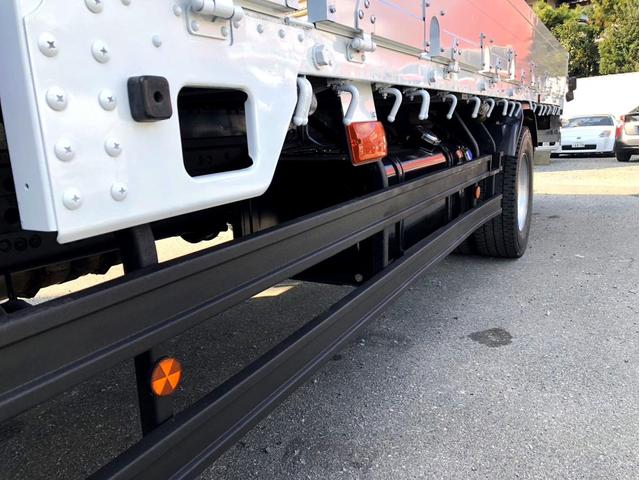 ファイター 　平ボディ　増トンタダノ　５段クレーン　フックイン　２．９３ｔ吊　ラジコン付　後輪エアサス　アルミブロック　リターダ付　２７０馬力　バックモニター　ベッド付　アドブルー　荷台内寸：５５９　２２２／ｃｍ（8枚目）