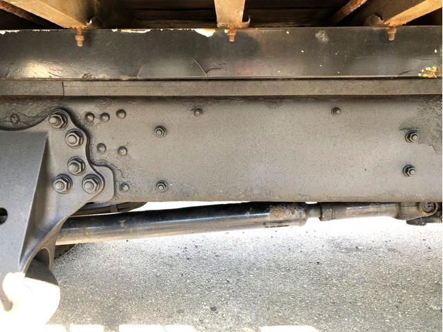 ファイター 　平ボディ　増トンタダノ　５段クレーン　フックイン　２．９３ｔ吊　ラジコン付　後輪エアサス　アルミブロック　リターダ付　２７０馬力　バックモニター　ベッド付　アドブルー　荷台内寸：５５９　２２２／ｃｍ（10枚目）