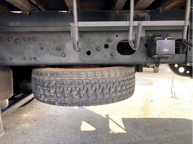 ファイター 　平ボディ　増トンタダノ　５段クレーン　フックイン　２．９３ｔ吊　ラジコン付　後輪エアサス　アルミブロック　リターダ付　２７０馬力　バックモニター　ベッド付　アドブルー　荷台内寸：５５９　２２２／ｃｍ（14枚目）