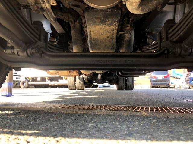 ファイター 　平ボディ　増トンタダノ　５段クレーン　フックイン　２．９３ｔ吊　ラジコン付　後輪エアサス　アルミブロック　リターダ付　２７０馬力　バックモニター　ベッド付　アドブルー　荷台内寸：５５９　２２２／ｃｍ（15枚目）