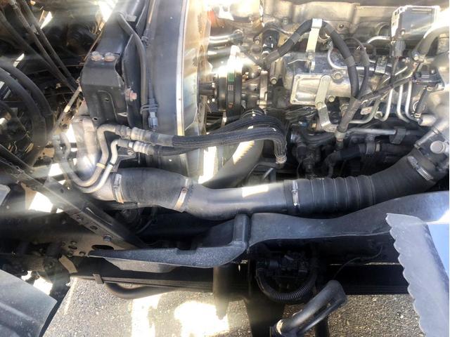 ファイター 　平ボディ　増トンタダノ　５段クレーン　フックイン　２．９３ｔ吊　ラジコン付　後輪エアサス　アルミブロック　リターダ付　２７０馬力　バックモニター　ベッド付　アドブルー　荷台内寸：５５９　２２２／ｃｍ（27枚目）