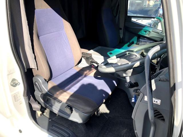 ファイター 　平ボディ　増トンタダノ　５段クレーン　フックイン　２．９３ｔ吊　ラジコン付　後輪エアサス　アルミブロック　リターダ付　２７０馬力　バックモニター　ベッド付　アドブルー　荷台内寸：５５９　２２２／ｃｍ（35枚目）