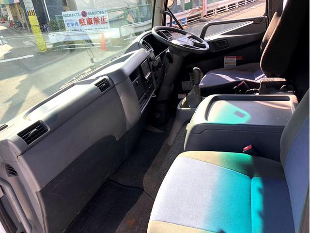 ファイター 　平ボディ　増トンタダノ　５段クレーン　フックイン　２．９３ｔ吊　ラジコン付　後輪エアサス　アルミブロック　リターダ付　２７０馬力　バックモニター　ベッド付　アドブルー　荷台内寸：５５９　２２２／ｃｍ（37枚目）