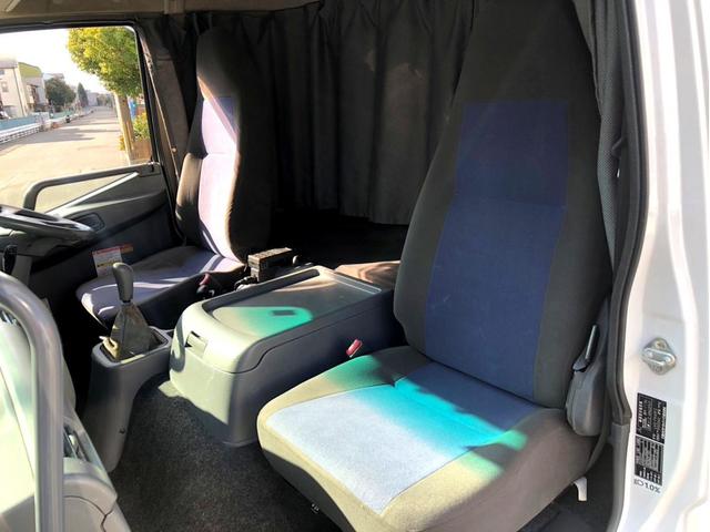 ファイター 　平ボディ　増トンタダノ　５段クレーン　フックイン　２．９３ｔ吊　ラジコン付　後輪エアサス　アルミブロック　リターダ付　２７０馬力　バックモニター　ベッド付　アドブルー　荷台内寸：５５９　２２２／ｃｍ（38枚目）