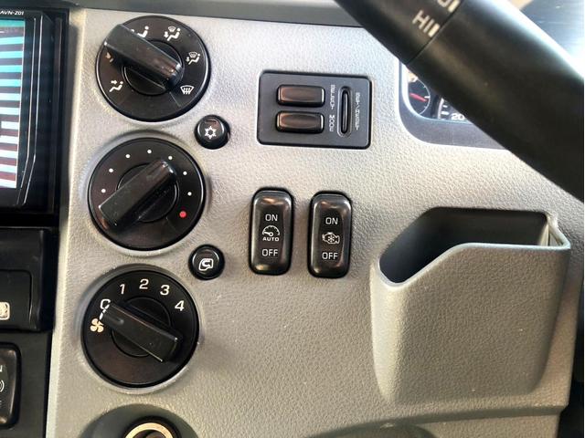 ファイター 　平ボディ　増トンタダノ　５段クレーン　フックイン　２．９３ｔ吊　ラジコン付　後輪エアサス　アルミブロック　リターダ付　２７０馬力　バックモニター　ベッド付　アドブルー　荷台内寸：５５９　２２２／ｃｍ（44枚目）