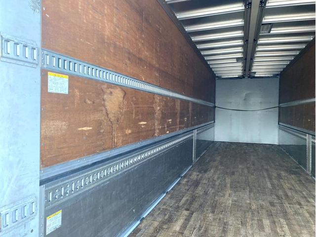 ギガ 　アルミウイング　後輪エアサス　日本トレクス　ラッシングレール２段　荷台内寸：長さ９６１幅２４０高さ２６４　最大積載量：１３，８００Ｋｇ　３８０馬力　２デフ　バックモニター　ヘッド付き　アドブルー（10枚目）
