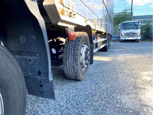 ギガ 　アルミウイング　後輪エアサス　日本トレクス　ラッシングレール２段　荷台内寸：長さ９６１幅２４０高さ２６４　最大積載量：１３，８００Ｋｇ　３８０馬力　２デフ　バックモニター　ヘッド付き　アドブルー（24枚目）