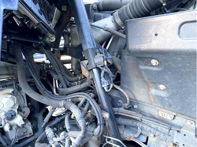 ギガ 　アルミウイング　後輪エアサス　日本トレクス　ラッシングレール２段　荷台内寸：長さ９６１幅２４０高さ２６４　最大積載量：１３，８００Ｋｇ　３８０馬力　２デフ　バックモニター　ヘッド付き　アドブルー（43枚目）