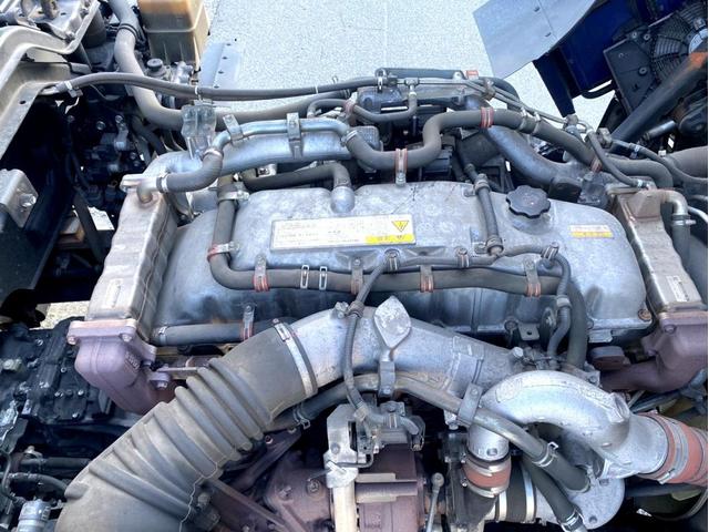 ギガ 　アルミウイング　後輪エアサス　日本トレクス　ラッシングレール２段　荷台内寸：長さ９６１幅２４０高さ２６４　最大積載量：１３，８００Ｋｇ　３８０馬力　２デフ　バックモニター　ヘッド付き　アドブルー（44枚目）