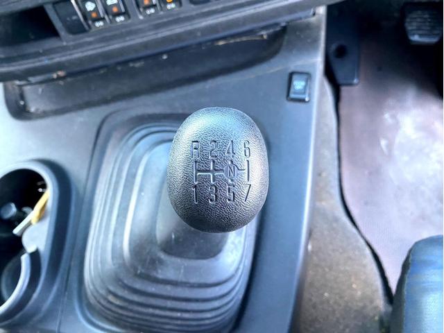 ギガ 　アルミウイング　後輪エアサス　日本トレクス　ラッシングレール２段　荷台内寸：長さ９６１幅２４０高さ２６４　最大積載量：１３，８００Ｋｇ　３８０馬力　２デフ　バックモニター　ヘッド付き　アドブルー（59枚目）