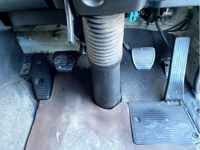 ギガ 　アルミウイング　後輪エアサス　日本トレクス　ラッシングレール２段　荷台内寸：長さ９６１幅２４０高さ２６４　最大積載量：１３，８００Ｋｇ　３８０馬力　２デフ　バックモニター　ヘッド付き　アドブルー（61枚目）