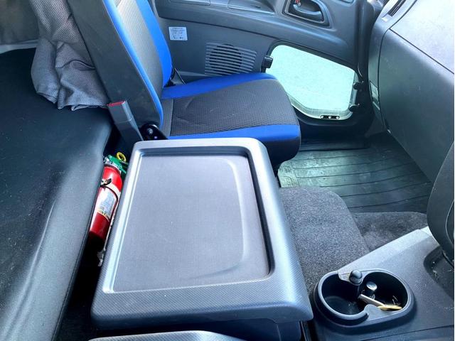 ギガ 　アルミウイング　後輪エアサス　日本トレクス　ラッシングレール２段　荷台内寸：長さ９６１幅２４０高さ２６４　最大積載量：１３，８００Ｋｇ　３８０馬力　２デフ　バックモニター　ヘッド付き　アドブルー（63枚目）