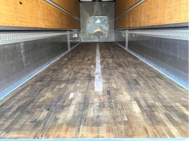 ギガ 　３８０馬力　塗装済　ラッシングレール２段　後輪エアサス　荷台内寸　（ｃｍ）：長さ９６０　幅２４０　高さ２６５　最大積載量：１３９００ｋｇ　４軸　バックモニター　アドブルー　タンク３００　Ｌ　ｘ　２（8枚目）