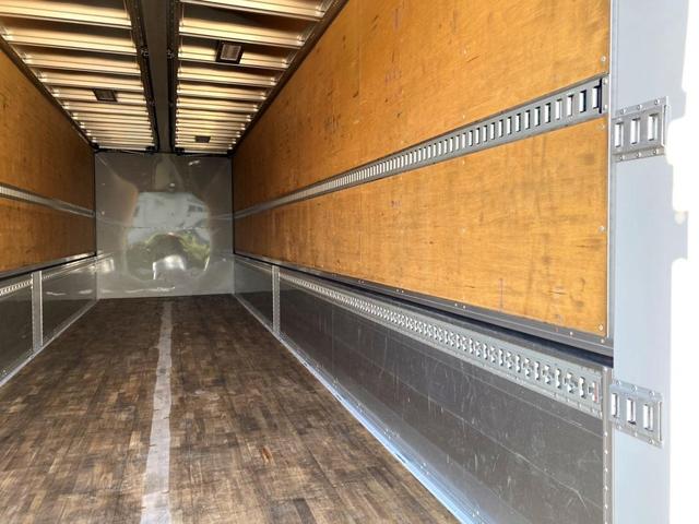 ギガ 　３８０馬力　塗装済　ラッシングレール２段　後輪エアサス　荷台内寸　（ｃｍ）：長さ９６０　幅２４０　高さ２６５　最大積載量：１３９００ｋｇ　４軸　バックモニター　アドブルー　タンク３００　Ｌ　ｘ　２（9枚目）