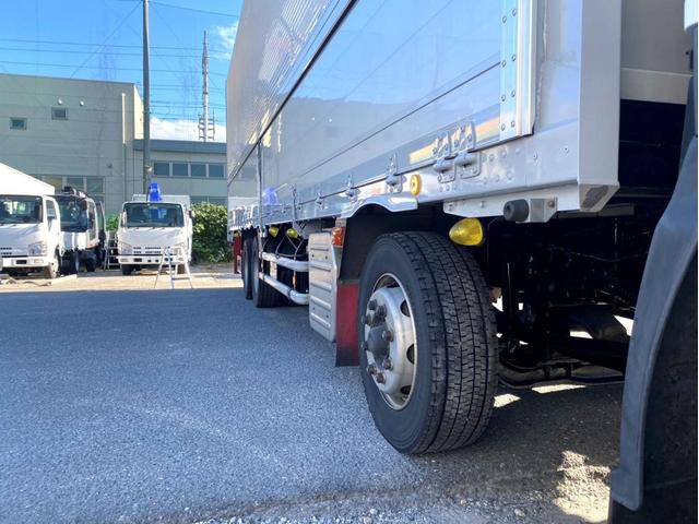 ギガ 　３８０馬力　塗装済　ラッシングレール２段　後輪エアサス　荷台内寸　（ｃｍ）：長さ９６０　幅２４０　高さ２６５　最大積載量：１３９００ｋｇ　４軸　バックモニター　アドブルー　タンク３００　Ｌ　ｘ　２（24枚目）