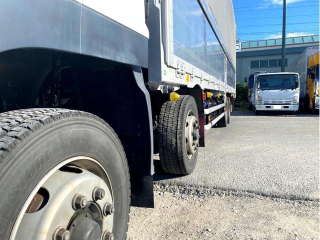 ギガ 　３８０馬力　塗装済　ラッシングレール２段　後輪エアサス　荷台内寸　（ｃｍ）：長さ９６０　幅２４０　高さ２６５　最大積載量：１３９００ｋｇ　４軸　バックモニター　アドブルー　タンク３００　Ｌ　ｘ　２（25枚目）