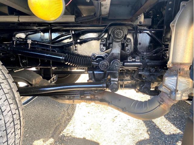 ギガ 　３８０馬力　塗装済　ラッシングレール２段　後輪エアサス　荷台内寸　（ｃｍ）：長さ９６０　幅２４０　高さ２６５　最大積載量：１３９００ｋｇ　４軸　バックモニター　アドブルー　タンク３００　Ｌ　ｘ　２（26枚目）