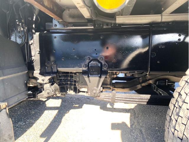 ギガ 　３８０馬力　塗装済　ラッシングレール２段　後輪エアサス　荷台内寸　（ｃｍ）：長さ９６０　幅２４０　高さ２６５　最大積載量：１３９００ｋｇ　４軸　バックモニター　アドブルー　タンク３００　Ｌ　ｘ　２（33枚目）