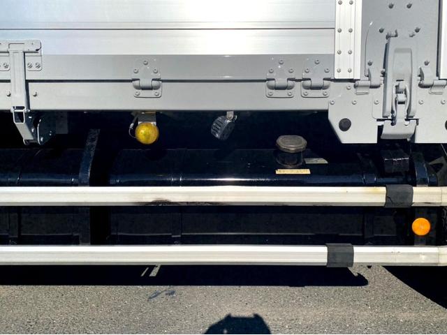 ギガ 　３８０馬力　塗装済　ラッシングレール２段　後輪エアサス　荷台内寸　（ｃｍ）：長さ９６０　幅２４０　高さ２６５　最大積載量：１３９００ｋｇ　４軸　バックモニター　アドブルー　タンク３００　Ｌ　ｘ　２（35枚目）