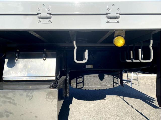 ギガ 　３８０馬力　塗装済　ラッシングレール２段　後輪エアサス　荷台内寸　（ｃｍ）：長さ９６０　幅２４０　高さ２６５　最大積載量：１３９００ｋｇ　４軸　バックモニター　アドブルー　タンク３００　Ｌ　ｘ　２（38枚目）