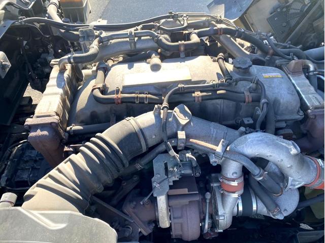 ギガ 　３８０馬力　塗装済　ラッシングレール２段　後輪エアサス　荷台内寸　（ｃｍ）：長さ９６０　幅２４０　高さ２６５　最大積載量：１３９００ｋｇ　４軸　バックモニター　アドブルー　タンク３００　Ｌ　ｘ　２（46枚目）