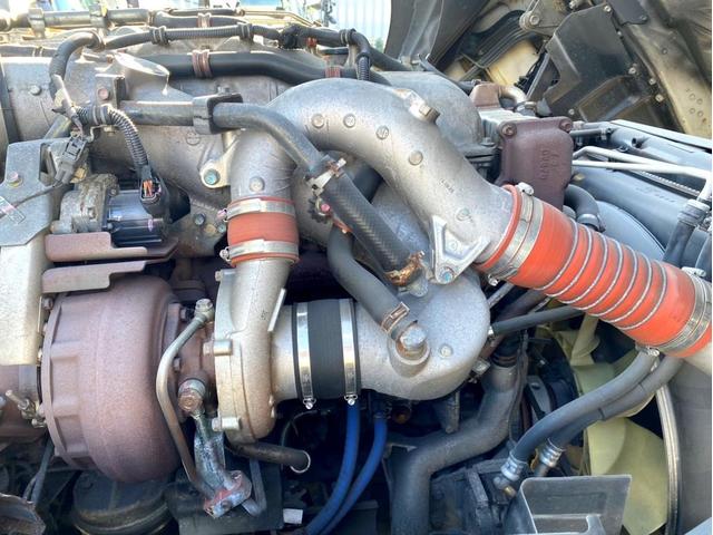 ギガ 　３８０馬力　塗装済　ラッシングレール２段　後輪エアサス　荷台内寸　（ｃｍ）：長さ９６０　幅２４０　高さ２６５　最大積載量：１３９００ｋｇ　４軸　バックモニター　アドブルー　タンク３００　Ｌ　ｘ　２（47枚目）