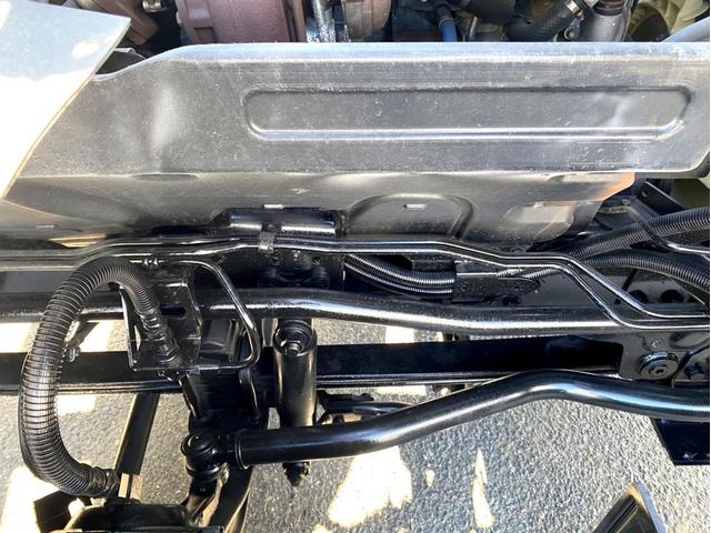 ギガ 　３８０馬力　塗装済　ラッシングレール２段　後輪エアサス　荷台内寸　（ｃｍ）：長さ９６０　幅２４０　高さ２６５　最大積載量：１３９００ｋｇ　４軸　バックモニター　アドブルー　タンク３００　Ｌ　ｘ　２（48枚目）